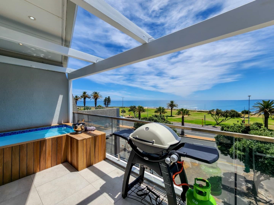 2 Bedroom Property for Sale in Three Anchor Bay Western Cape